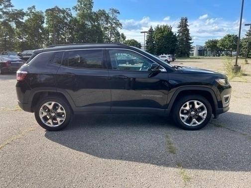 Photo 5 of 24 of 2018 Jeep Compass Limited