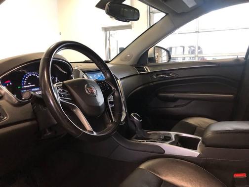 Radiant Silver Metallic 2015 Cadillac SRX Base