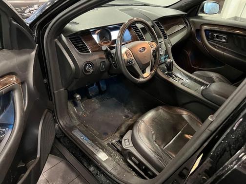 2017 Ford Taurus Limited