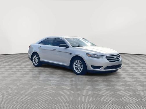 2015 Ford Taurus SE
