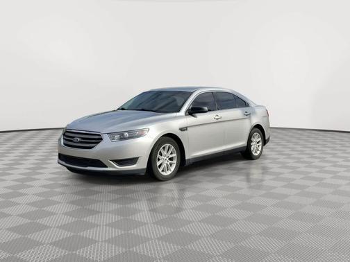 2015 Ford Taurus SE