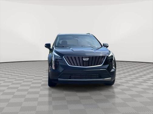 2022 Cadillac XT4 Premium Luxury