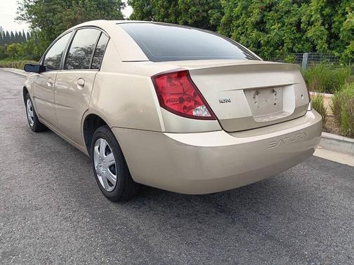 2004 Saturn Ion 2