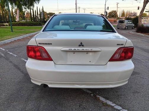 2002 Mitsubishi Galant Base