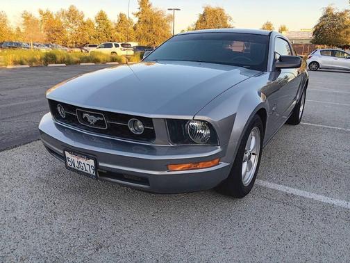 2007 Ford Mustang Deluxe
