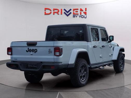 2023 Jeep Gladiator Sport