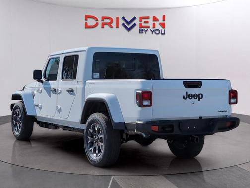 2026 Jeep Gladiator Sport