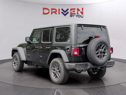 Black Clearcoat 2026 Jeep Wrangler Sport