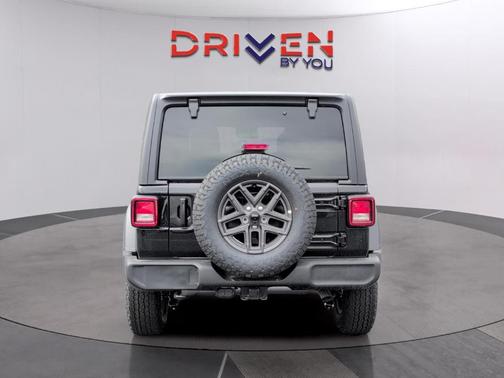 Black Clearcoat 2026 Jeep Wrangler Sport