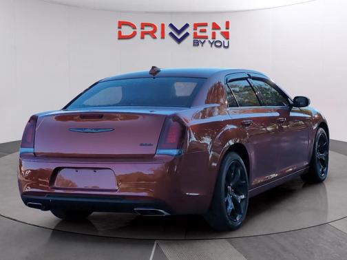 2021 Chrysler 300 Touring L