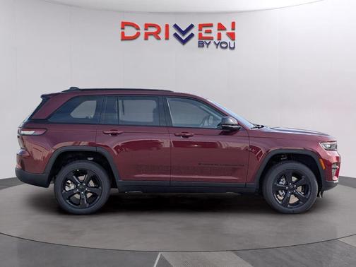 2025 Jeep Grand Cherokee Laredo