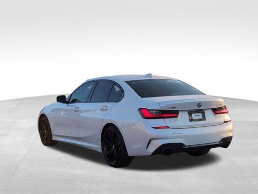 2022 BMW 330 i xDrive