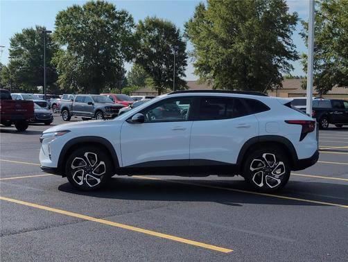 Summit White 2025 Chevrolet Trax 2RS
