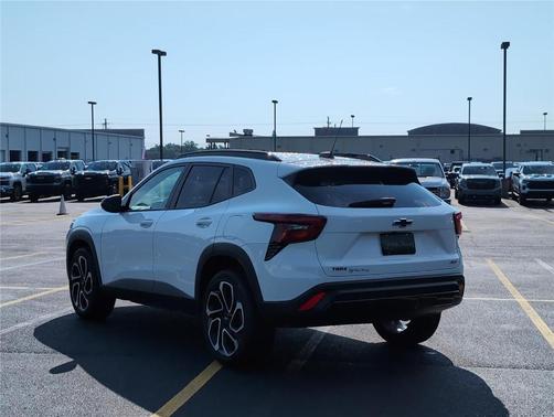Summit White 2025 Chevrolet Trax 2RS