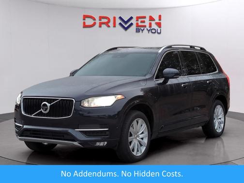 2016 Volvo XC90 T6 Momentum
