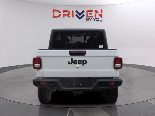 2026 Jeep Gladiator Sport