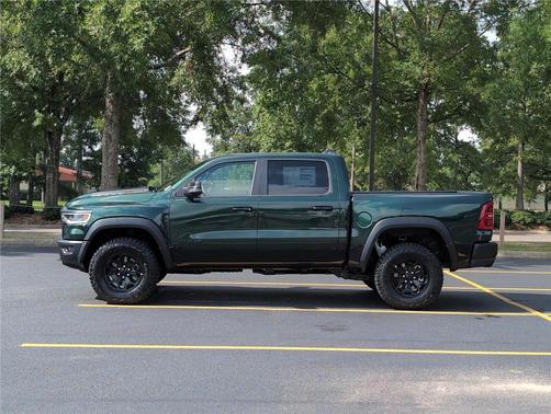 Serrano Red 2026 RAM 1500 RHO