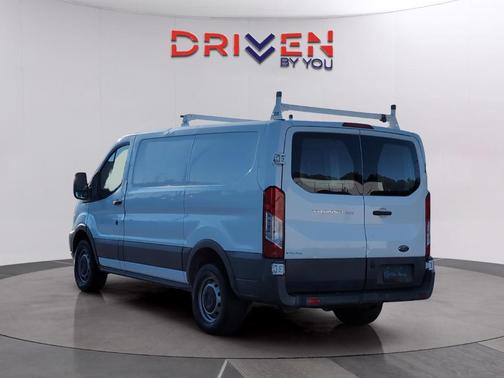 Oxford White 2017 Ford Transit-250 Base