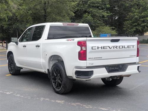 Summit White 2023 Chevrolet Silverado 1500 Custom