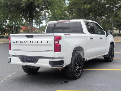Summit White 2023 Chevrolet Silverado 1500 Custom