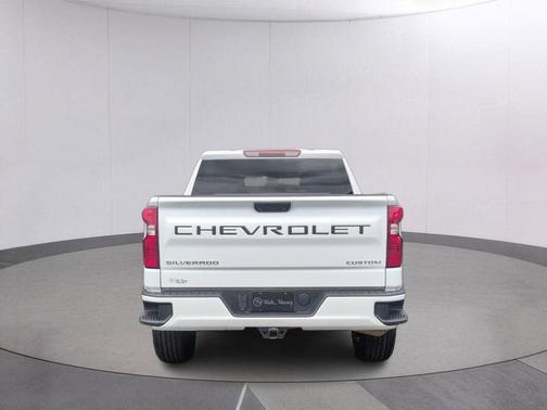 Summit White 2023 Chevrolet Silverado 1500 Custom