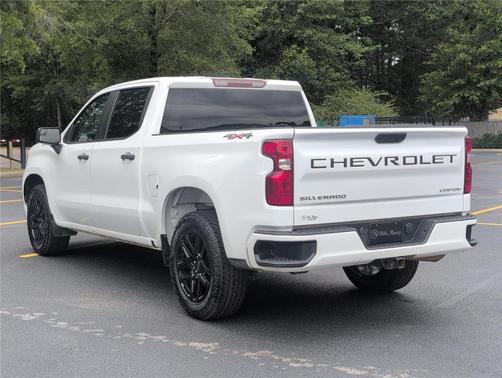 Summit White 2023 Chevrolet Silverado 1500 Custom