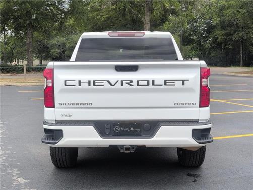 Summit White 2023 Chevrolet Silverado 1500 Custom