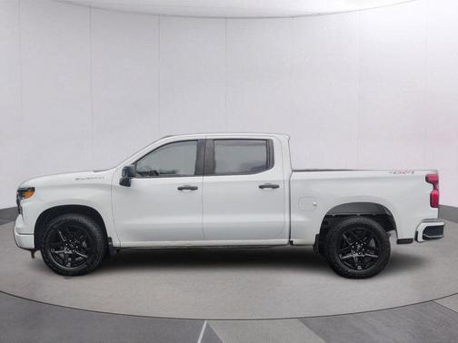 Summit White 2023 Chevrolet Silverado 1500 Custom