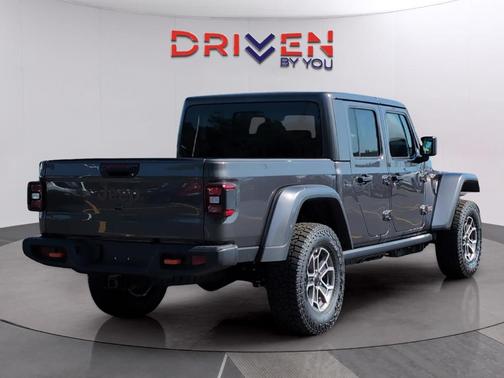 Granite Crystal Clearcoat Metallic 2026 Jeep Gladiator Mojave