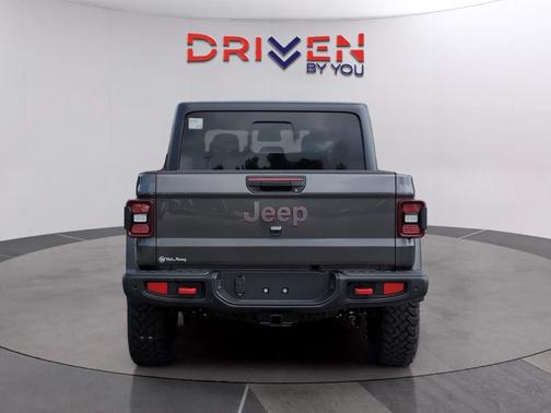 Granite Crystal Clearcoat Metallic 2025 Jeep Gladiator Rubicon