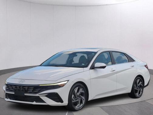 White 2024 Hyundai ELANTRA Limited