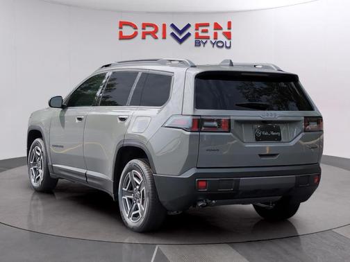 Sting Gray Clearcoat 2026 Jeep Cherokee LAREDO/LIMITED
