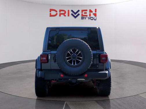 Granite Crystal Clearcoat Metallic 2026 Jeep Wrangler Rubicon