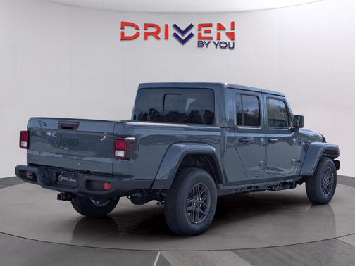 2026 Jeep Gladiator Sport
