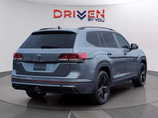 Platinum Gray Metallic 2023 Volkswagen Atlas 3.6 V6 SEL R-Line Black