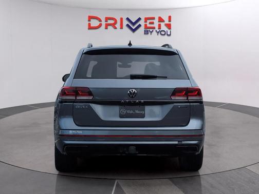 Platinum Gray Metallic 2023 Volkswagen Atlas 3.6 V6 SEL R-Line Black