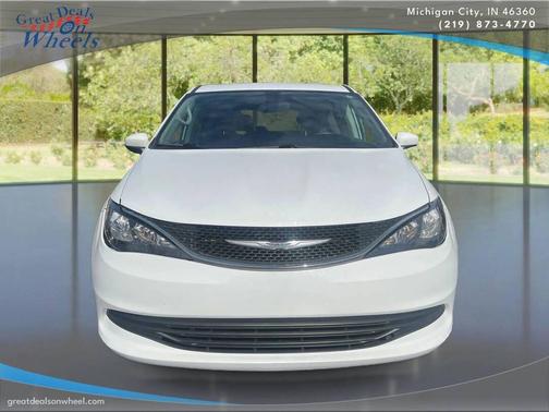 2021 Chrysler Voyager L