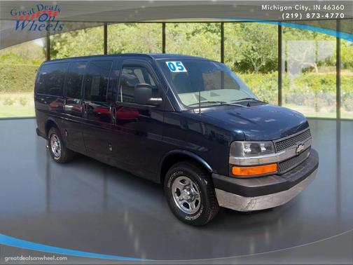 Dark Blue Metallic 2005 Chevrolet Express 1500 Base