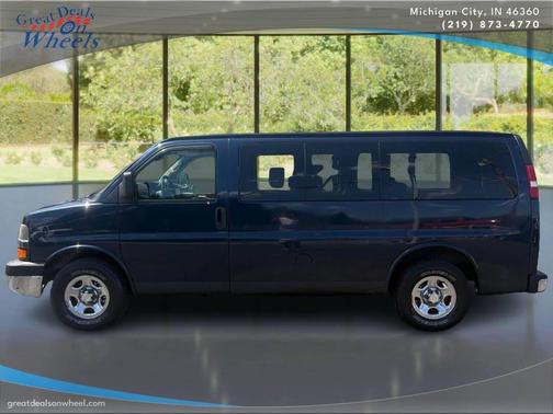 Dark Blue Metallic 2005 Chevrolet Express 1500 Base