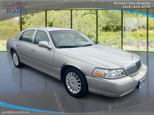 2005 Lincoln Town Car Signature