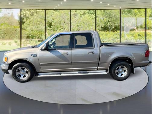 Gold 2002 Ford F-150 XLT SuperCrew