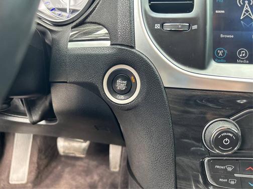 2017 Chrysler 300 Limited