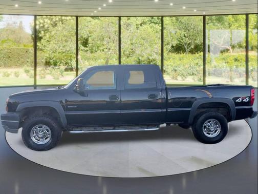 Black 2004 Chevrolet Silverado 2500 LS H/D Crew Cab