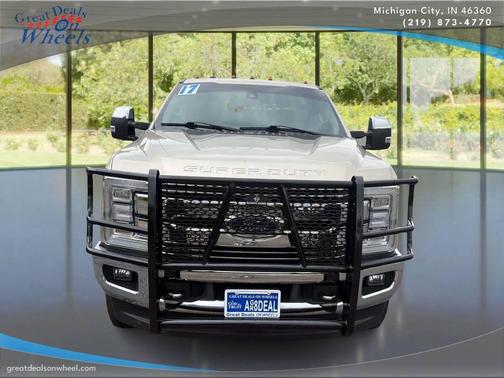 White Gold Metallic 2017 Ford F-250 Lariat