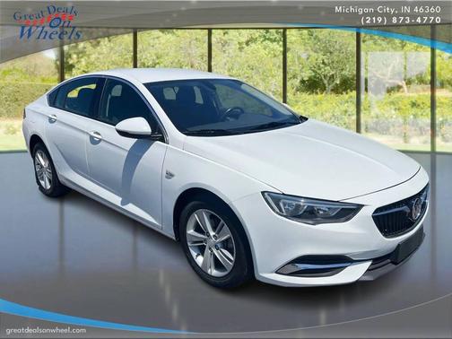 Summit White 2018 Buick Regal Sportback Preferred