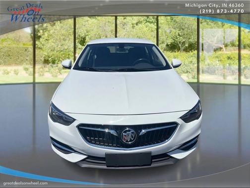 Summit White 2018 Buick Regal Sportback Preferred