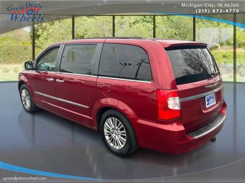 2013 Chrysler Town & Country Touring-L