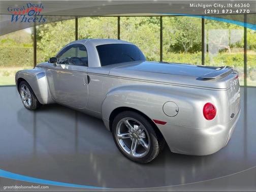 2004 Chevrolet SSR LS 2dr Regular Cab Convertible Rwd SB