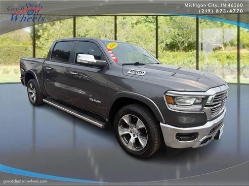 Granite Crystal Metallic Clearcoat 2019 RAM 1500 Laramie