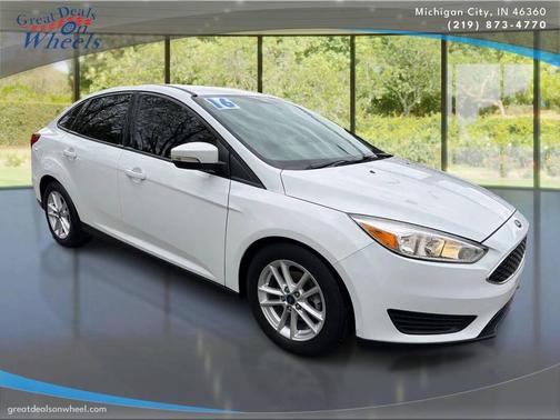 Oxford White 2016 Ford Focus SE